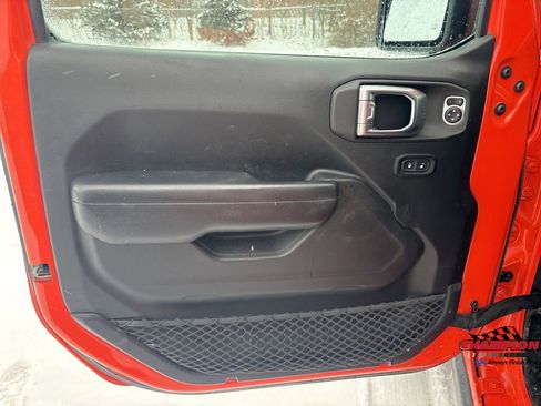 Used 2018 Jeep Wrangler Unlimited Sport S image 15