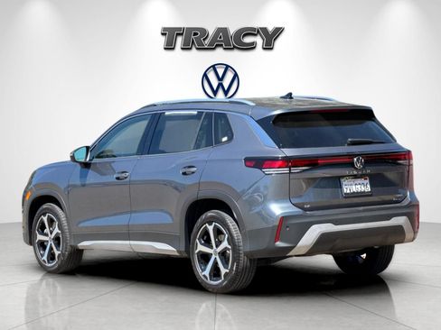 Used 2025 Volkswagen Tiguan SE AWD/4WD image 6