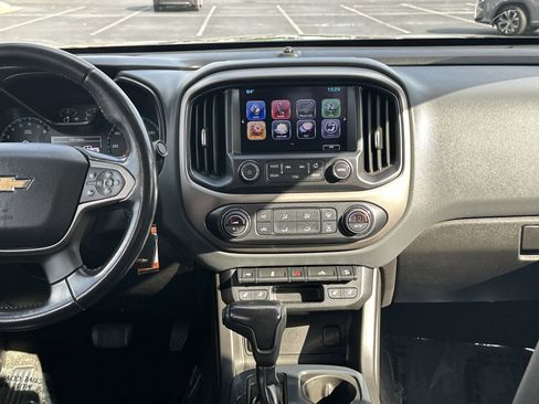 Used 2017 Chevrolet Colorado Z71 AWD/4WD image 29