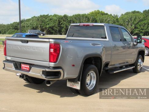 Used 2025 Chevrolet Silverado 3500 LT w/ Safety Package AWD/4WD image 6