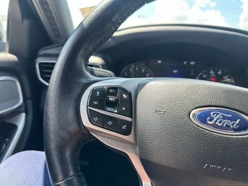 Used 2022 Ford Explorer Limited w/ Equipment Group 301A RWD image 45