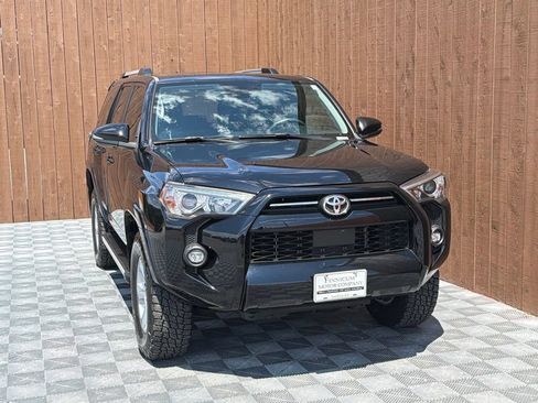 Used 2021 Toyota 4Runner SR5 Premium w/ Moonroof Package AWD/4WD image 11