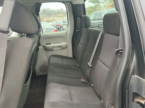 Used 2010 Chevrolet Silverado 1500 W/T image 32