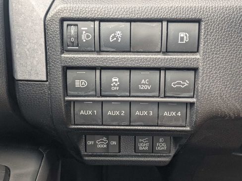 Used 2025 Toyota Tacoma 4x4 Double Cab Hybrid image 27