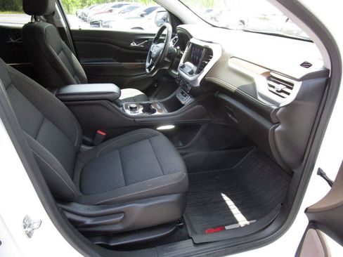 Used 2023 GMC Acadia SLE w/ Driver Convenience Package FWD image 29