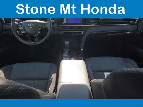 Used 2025 Toyota Camry LE FWD image 13