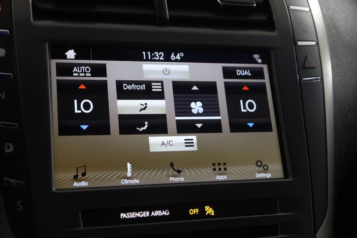 Used 2017 Lincoln MKZ Premiere FWD image 26