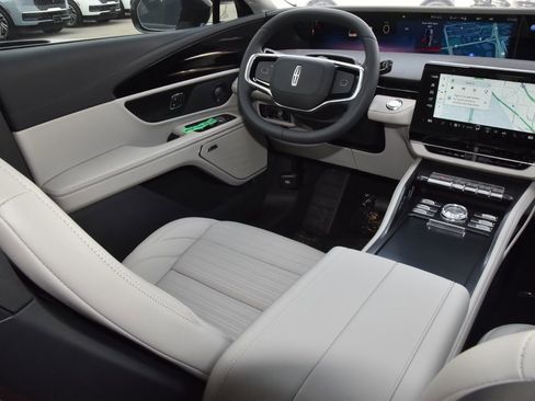 New 2026 Lincoln Nautilus Reserve AWD/4WD image 22
