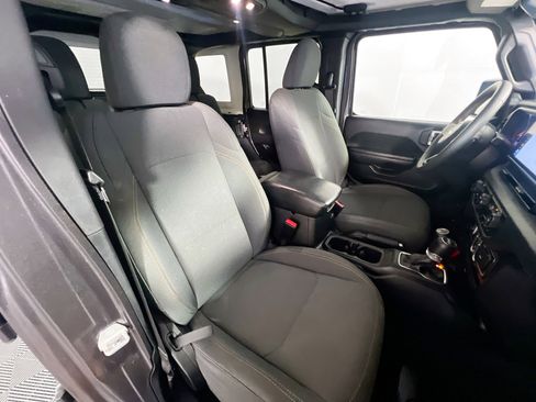 Used 2024 Jeep Wrangler Sport S image 31