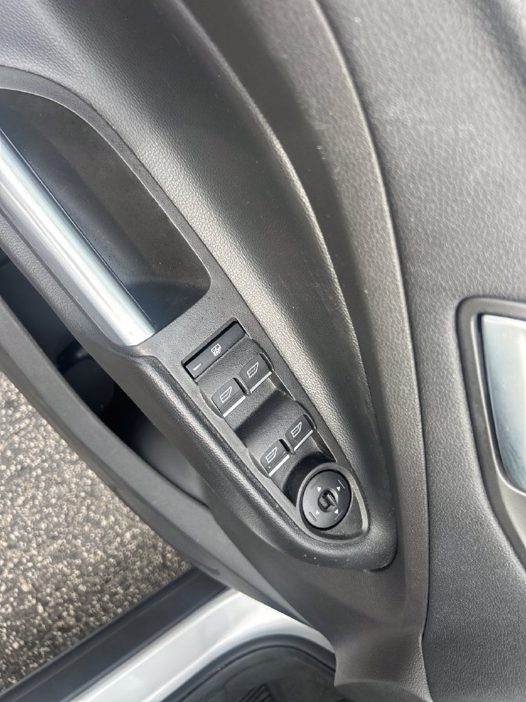 Used 2019 Ford Escape Titanium FWD image 14