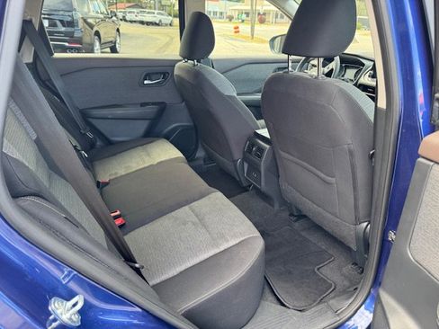 Used 2023 Nissan Rogue SV image 13