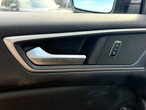 Used 2018 Ford Edge SEL w/ Equipment Group 201A AWD/4WD image 31