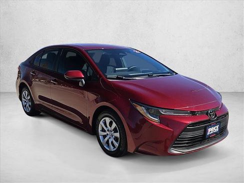 Used 2023 Toyota Corolla LE image 3