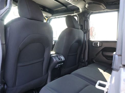 Used 2023 Jeep Wrangler Unlimited w/ Cold Weather Group image 39