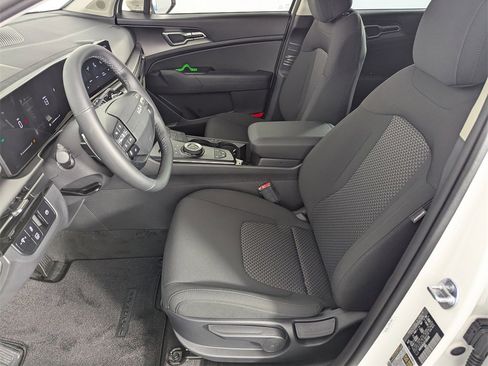 New 2026 Kia Sportage LX image 13