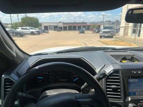 Used 2019 Ford F150 XLT w/ Equipment Group 302A Luxury AWD/4WD image 21