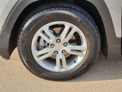 Used 2023 GMC Terrain SLE w/ Driver Convenience Package FWD image 17