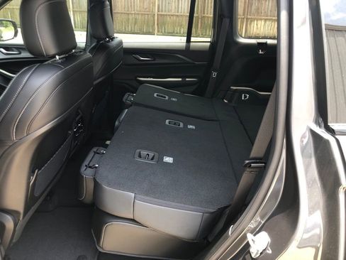 New 2025 Jeep Grand Cherokee Altitude image 42