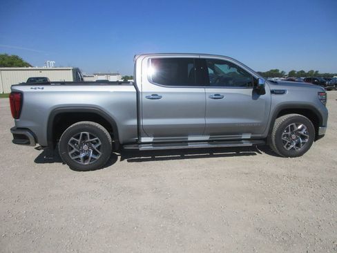 New 2026 GMC Sierra 1500 SLT w/ SLT Premium Package AWD/4WD image 3
