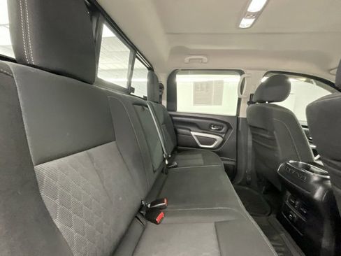 Used 2016 Nissan Titan SV image 14