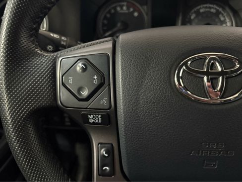 Used 2020 Toyota Tacoma TRD Off-Road image 21