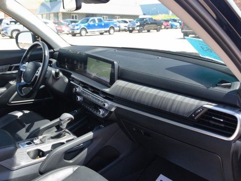 Used 2023 Kia Telluride AWD image 38