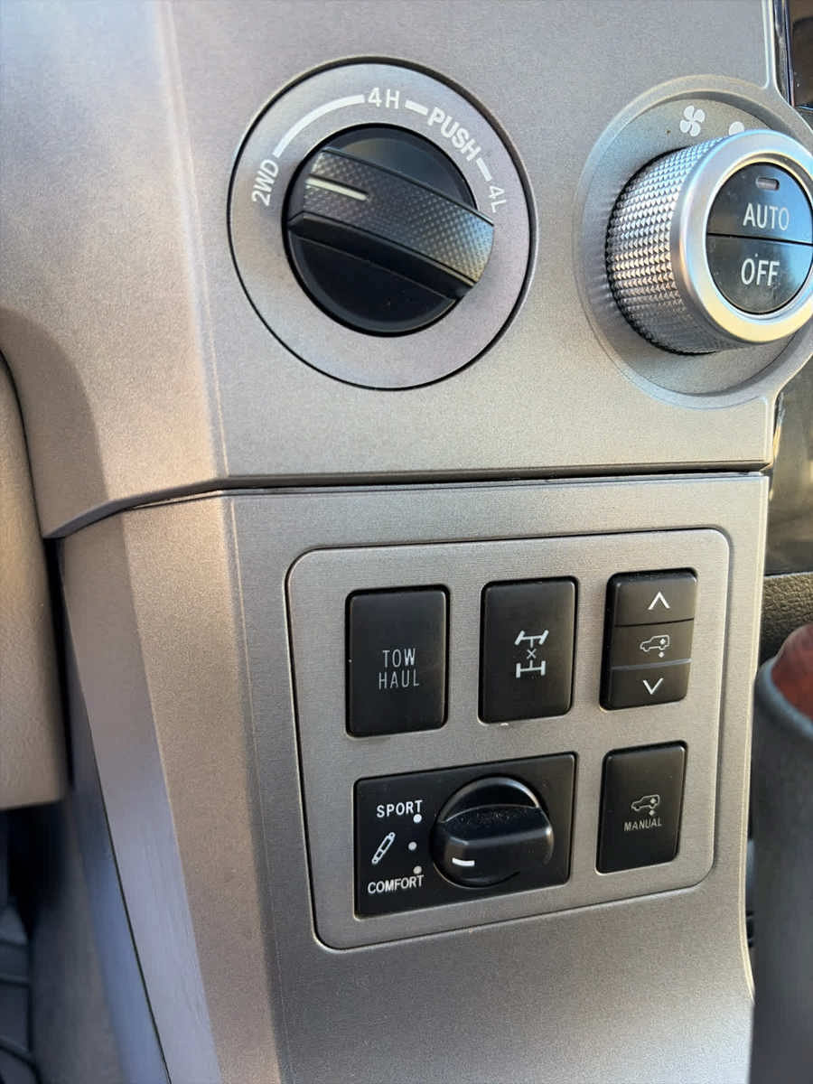 Used 2012 Toyota Sequoia Platinum AWD/4WD image 24