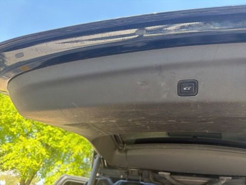 Used 2021 Chevrolet Tahoe Z71 image 28