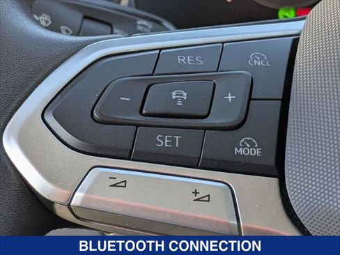 Certified 2026 Volkswagen Tiguan SE w/ Panoramic Sunroof Package AWD/4WD image 13