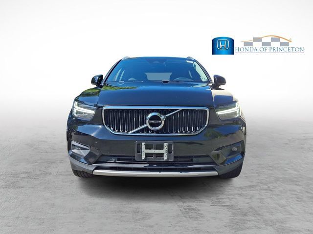 Used 2021 Volvo XC40 T5 Momentum AWD/4WD image 2