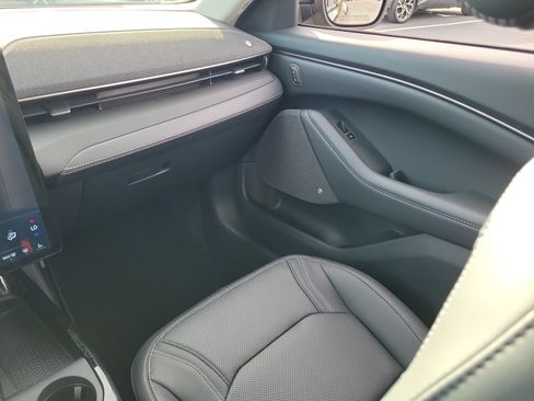 Used 2025 Ford Mustang Mach-E Premium RWD image 17