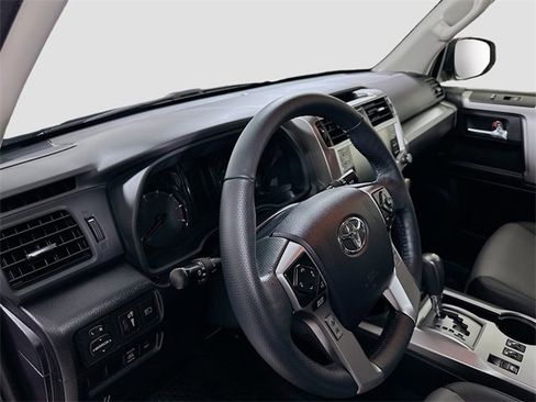 Used 2023 Toyota 4Runner SR5 Premium image 9