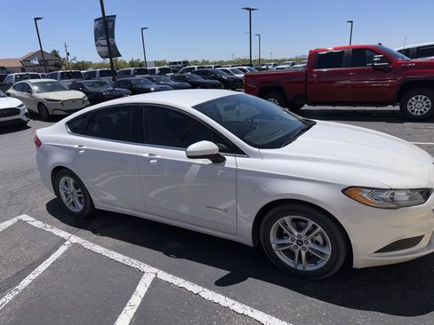 Used 2018 Ford Fusion SE FWD image 7