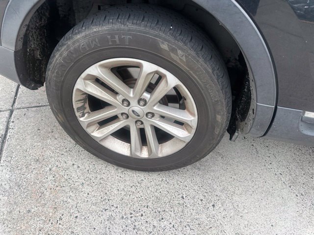 Used 2015 Ford Explorer XLT w/ Equipment Group 202B FWD image 27