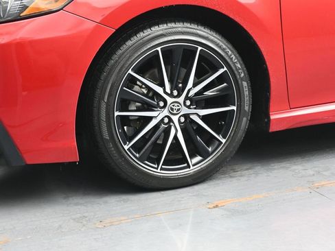 Used 2022 Toyota Camry SE image 12