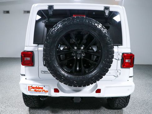 Used 2021 Jeep Wrangler Unlimited Sahara AWD/4WD image 8