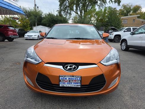 Used 2013 Hyundai Veloster w/ Style Pkg image 4