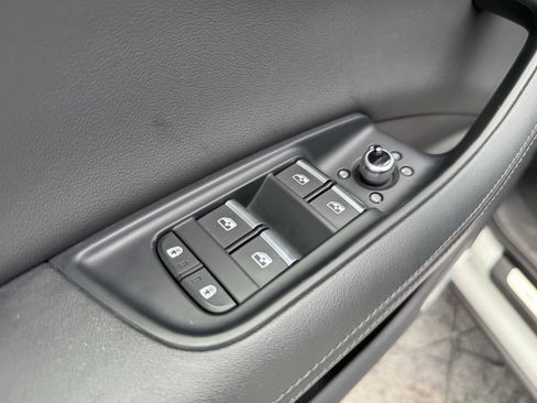 Used 2023 Audi Q7 3.0T Premium Plus AWD/4WD image 11