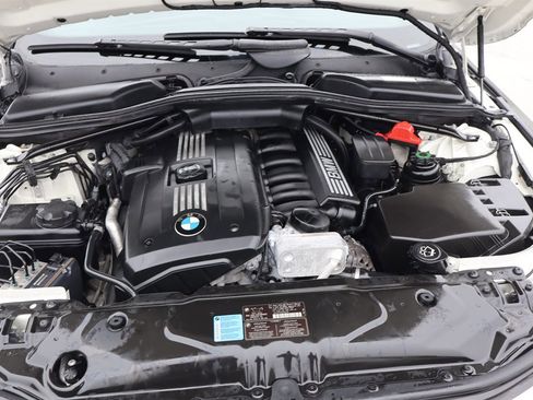 Used 2009 BMW 528i xDrive Sedan AWD/4WD image 34