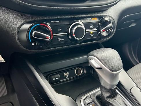 Used 2023 Kia Soul LX image 20