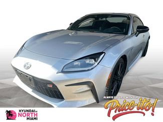 Used 2025 Toyota GR86 Premium RWD video 1