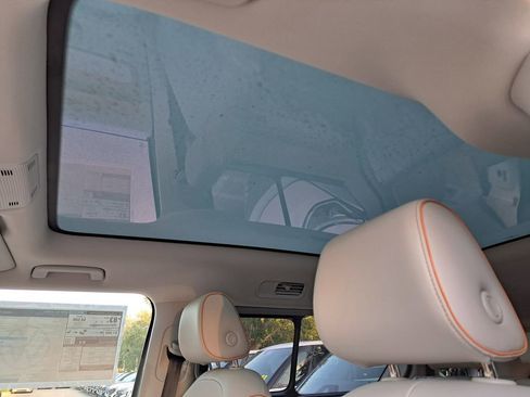 New 2025 Volkswagen ID. Buzz 1st Edition image 8