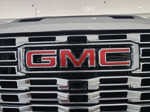 Certified 2025 GMC Sierra 2500 Denali w/ Denali Reserve Package AWD/4WD image 31