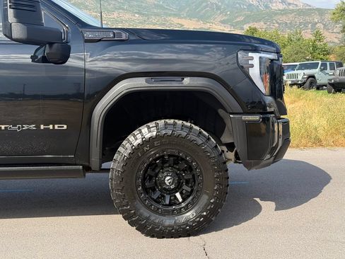 Used 2025 GMC Sierra 2500 AT4X AWD/4WD image 6