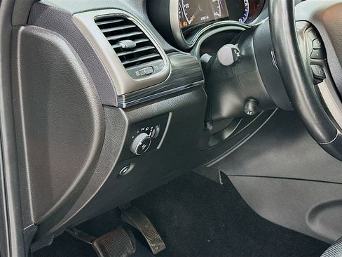 Used 2021 Jeep Grand Cherokee Limited w/ Luxury Group II image 10