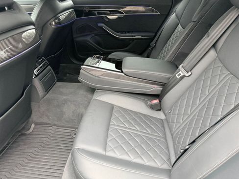 Used 2022 Audi S8 image 23