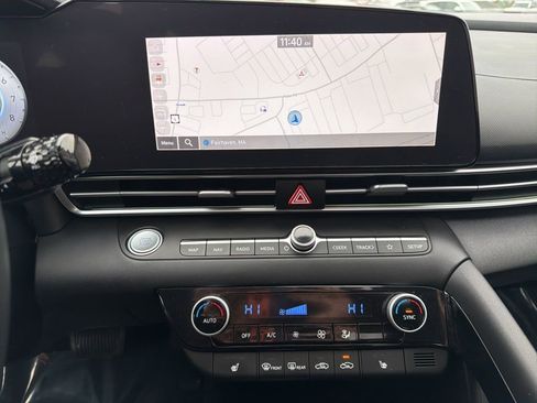 Used 2024 Hyundai Elantra SEL w/ Convenience Package image 23