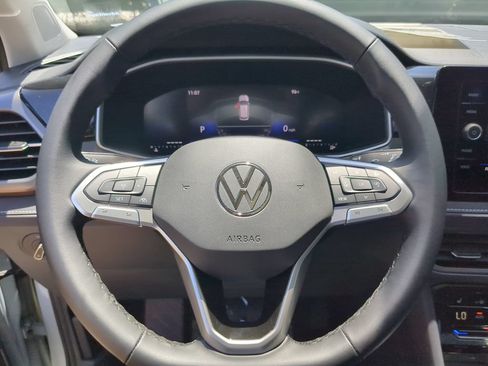 New 2026 Volkswagen Taos SE FWD image 28