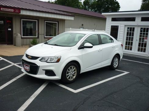Used 2020 Chevrolet Sonic LT FWD image 2