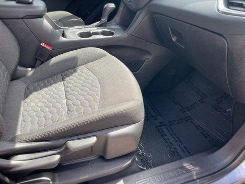 Used 2018 Chevrolet Equinox LT FWD image 32